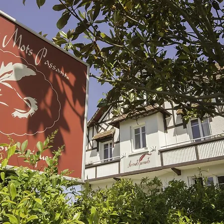 La Les Mots Passants