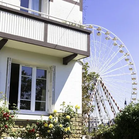 Hotel La Les Mots Passants 2*