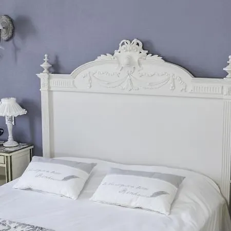 La Les Mots Passants Hotel