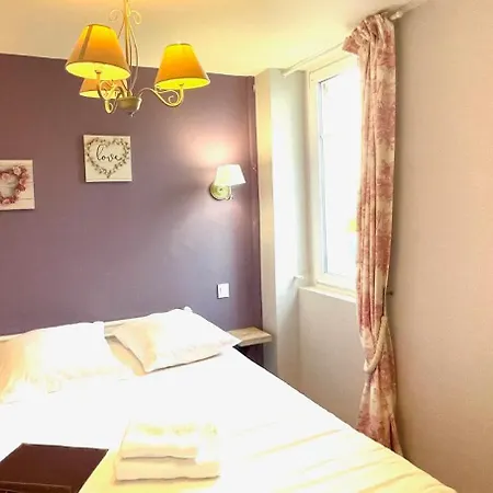 La Les Mots Passants Hotel 2*