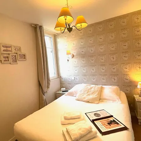 La Les Mots Passants מלון 2*