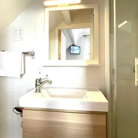 La Les Mots Passants 2* קאבורג