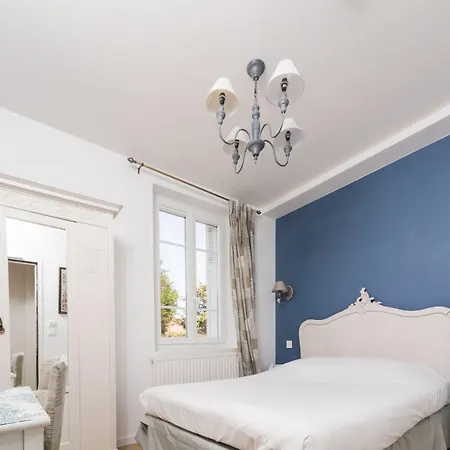 La Les Mots Passants Hotel