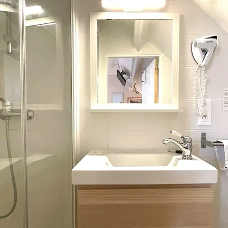 La Les Mots Passants מלון 2*