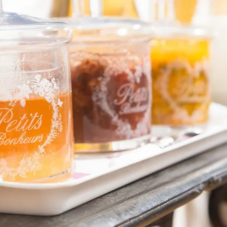 La Les Mots Passants Hotel