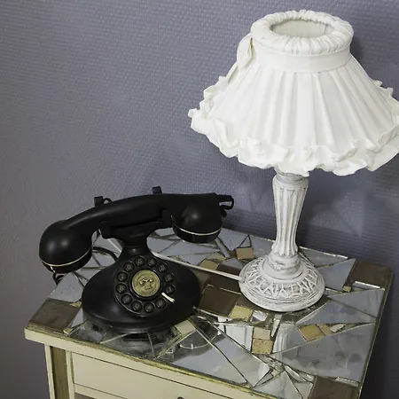 מלון La Les Mots Passants 2*