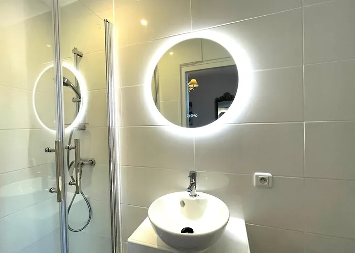 La Les Mots Passants 2* كابورغ