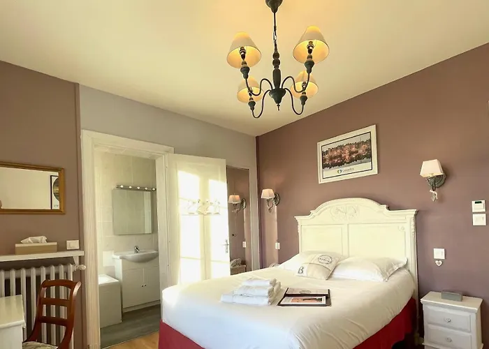 Hotel La Les Mots Passants