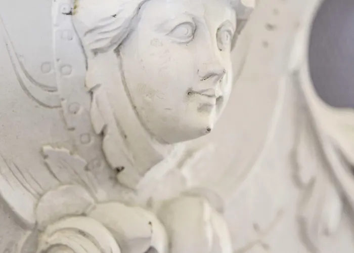 Hotel La Les Mots Passants