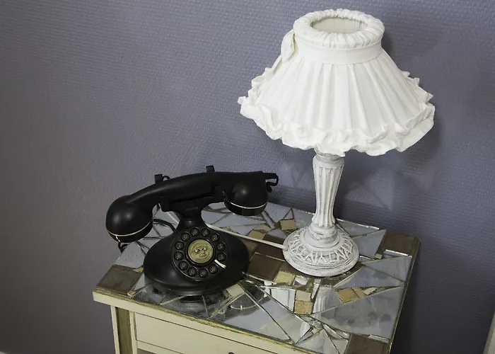 ホテル La Les Mots Passants 2*