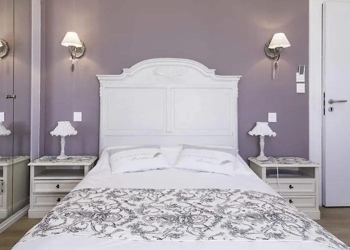 La Les Mots Passants 2* كابورغ